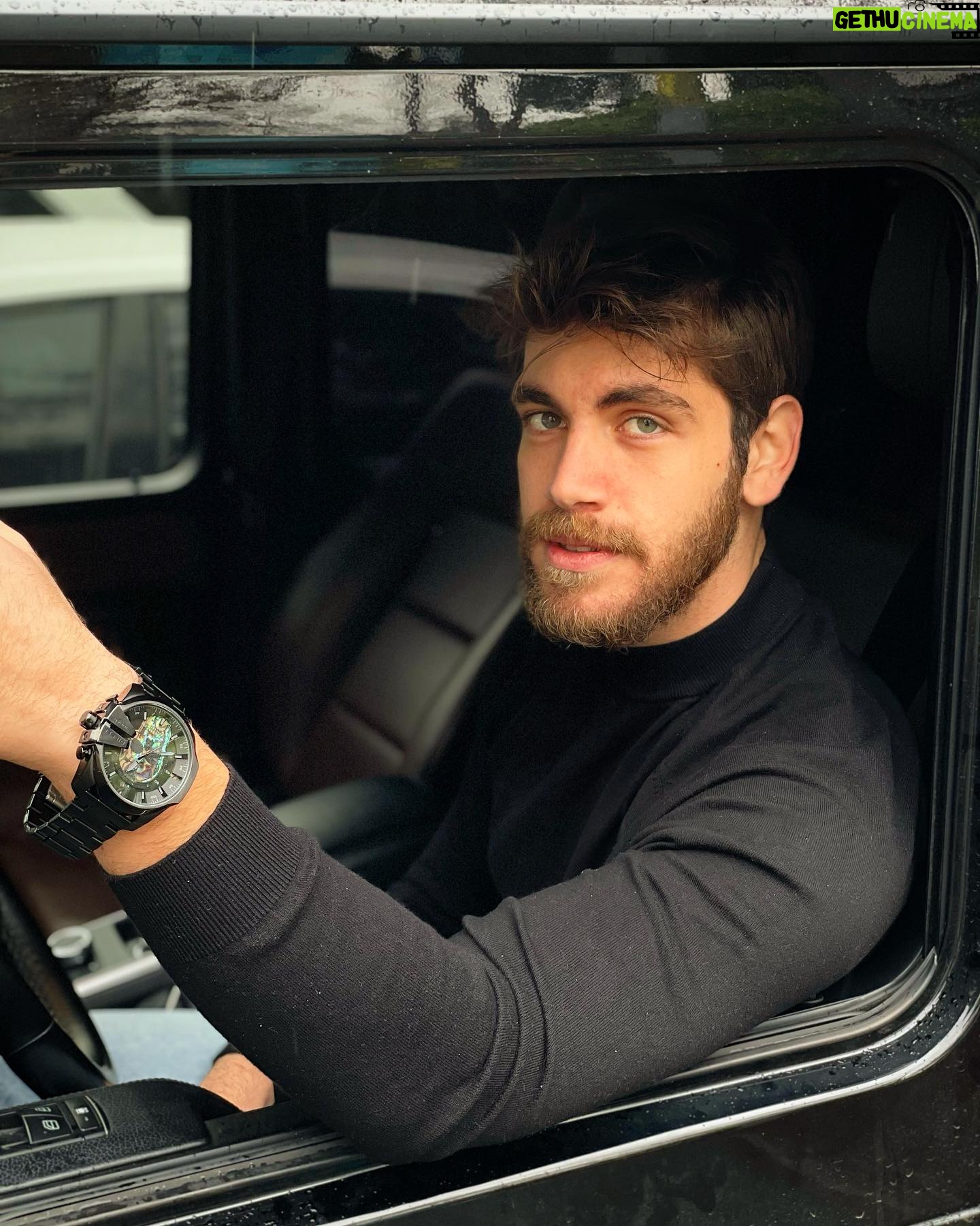 Emre Bey - 102.8K Likes - Tarzınla fark yarat Diesel Mohican...
@diesel @saatvesaat
#diesel #dieselwatch #saatvesaat #işbirliği