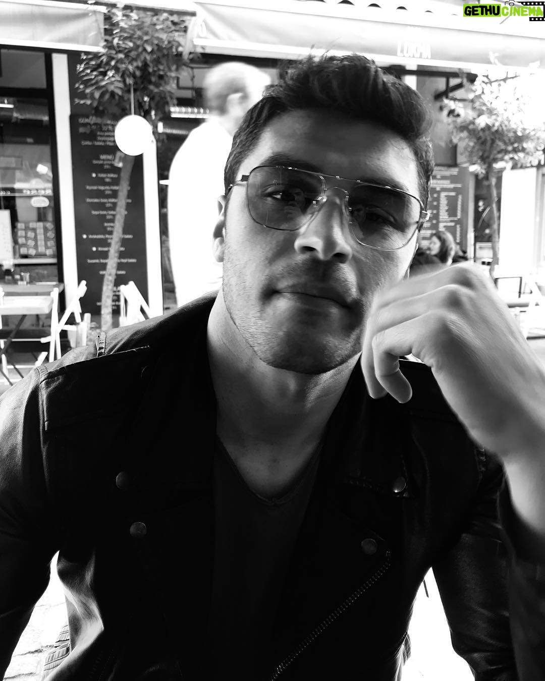 Emre Dinler - 31.9K Likes -