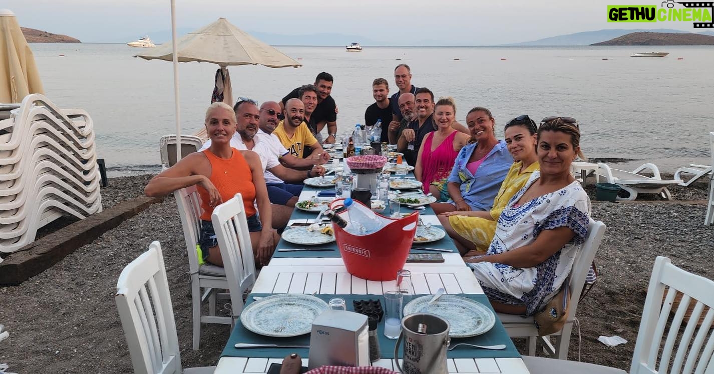 Emre Kınay - 5K Likes - Ama özleşmişiz:) #tozluyaka arasi kacamak aile tatili:))
Eksikler var ama telafi edilir;)