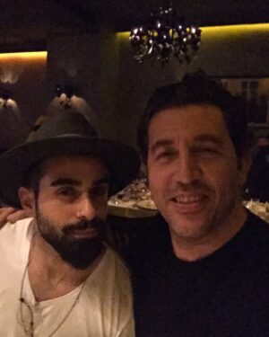 Emre Kınay Instagram - İyi ki doğmuşsun guzel kardesim sesin, güzel gönlün,ailen ve sevdiklerinle gönlünce mutlu mesut yasa🙏 
DOĞUMGÜNÜN KUTLU OLSUN 🎂🍾🥂👏👏👏👏👏👏👏
@turkmen @gtrmuzik @gtrdeneyevi
