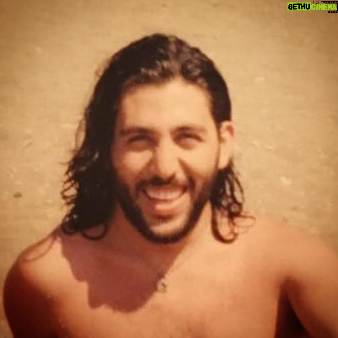 Emre Kınay - 9.7K Likes - Bir zamanlar.. Çok uzak, fazla yakın.. #tbt