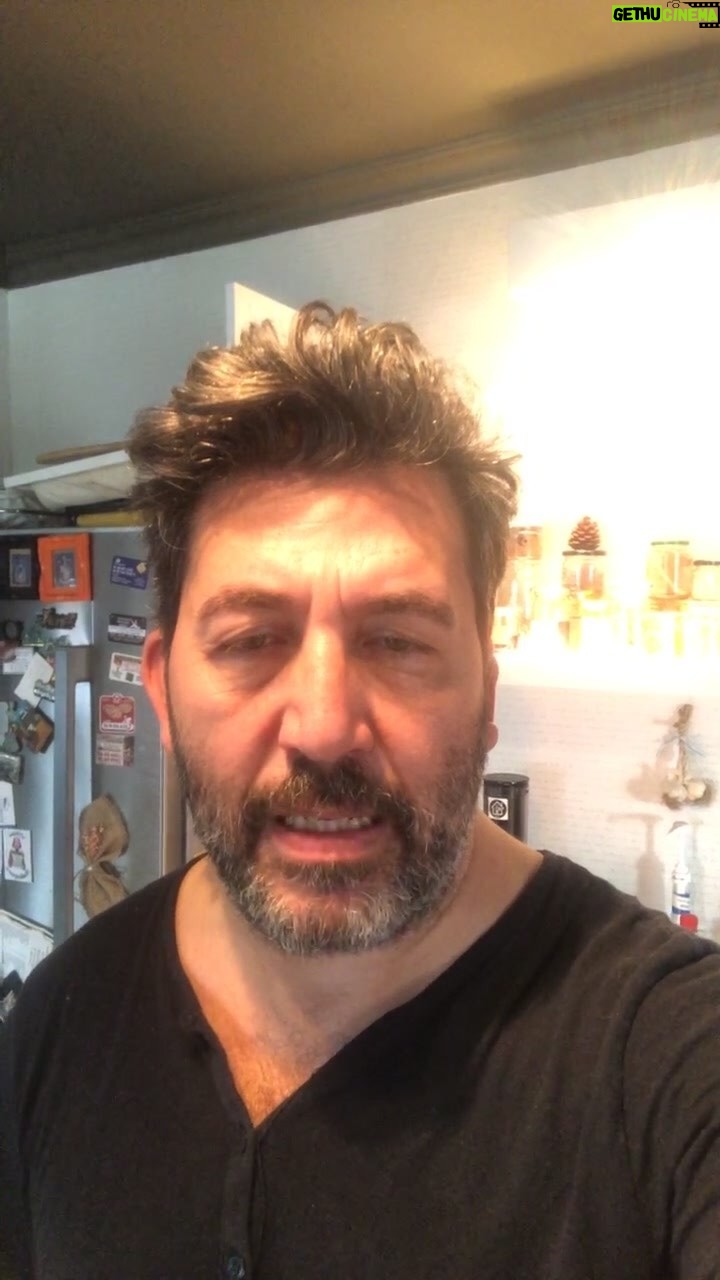 Emre Kınay - 3K Likes - 12 yıldır bir “baba” olarak mutfaktayım….artık biraz yemek ve diyetlerden konusmak gerek😊