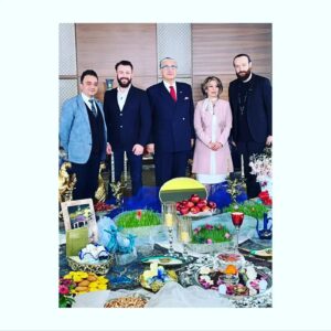 Emre Tetikel Instagram - Nevruz bayramı için harika bir program yolda... Yapımcı Feride Özal, İran Başkonsolosu Javad Maboodifar, Aydın Üniversitesi kurucusu Prof. Dr Mustafa Aydın, Moderatör @behrooztashakor , Oyuncu @abdulsusler & @tulayturken 

 برنامه عالی برای نوروز در راه است 
سر کنسول ایران جواد معبودی فر ، موسسه دانشگاه آیدین  مصطفی آیدین، مزری معروف بهروز تشکر، بازیگر تهیه کننده Feride Özal 

#nevruz #iranian #persian #iran #noruz #navroz