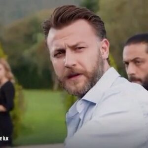 Emre Tetikel Instagram - #küçükyalanlar Tv’de ilk kez, Pazartesi Fox’ta @foxturkiye #foxturkiye #tvfilm