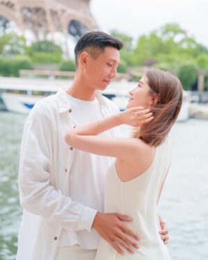 En Mei Instagram - We said “oui” to forever ♾️ 
So excited for this next chapter with my best friend ✨
#engaged