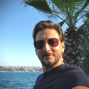 Engin Hepileri Instagram - @dogdugunevkaderindir yeni sezon çekimleri son hız sürüyor.👍 Yakında yine @tv8 deyiz. @ogm.pictures 
#faruk