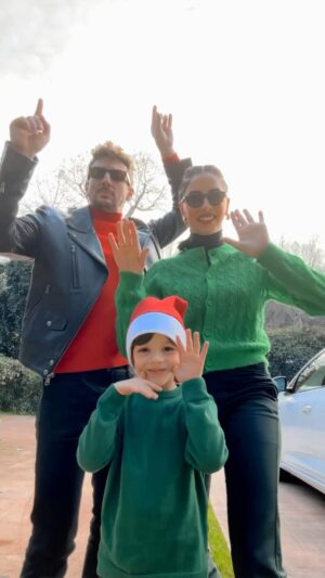 Engin Hepileri Instagram - Hepilerigiller Mutlu Yıllar diler🎄🎁🤶🏼
2024 hazırız, bekliyoruz🥂