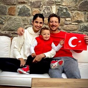 Engin Hepileri Instagram - 23 nisan Ulusal Egemenlik ve Çocuk Bayramımız kutlu olsun. 🇹🇷🇹🇷🇹🇷🇹🇷🇹🇷