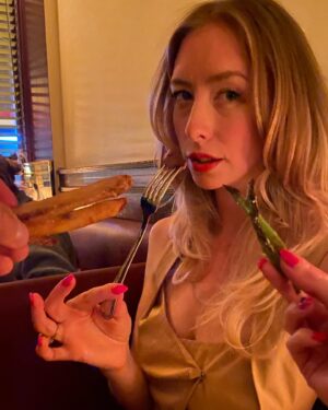 Ennis Esmer Instagram - Everyone please form an orderly queue to feed the birthday girl @blxlnd your well wishes and good cheer. 

Happy birthday my darling Amy may a steak platter greet you at every dinner bell.