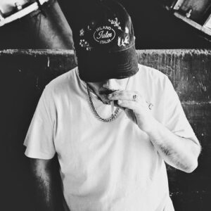 Ensi Instagram - oh sbagliala una strofa

Mi trovi nel nuovo disco di @louisdee PALIFORNIA nella traccia “La La” prodotta da @bigjojo fuori oggi per @juicymusicfactory 🩸Settimana scorsa BRAVA GENTE “Rosso Fuoco” con @neroneofficial prod. @realverano 🔥 e altre sedici barre di fuoco nel disco di @jack_the_smoker_ Sedicinoni, interamente prodotto da @bigjojo 💪🏼

We run this shit
