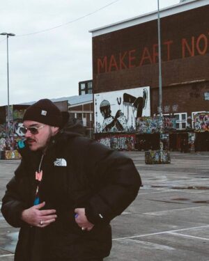 Ensi Instagram - Ho gli occhi Rosso Fuoco e le 4:20 fisse sull’orologio. Brava Gente is Back 🔥