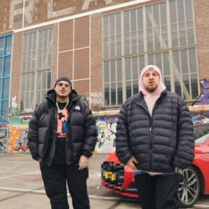 Ensi Instagram - ROSSO FUOCO il video ufficiale fuori ora su YouTube 🔥🍁💨 Ho le 4:20 fisse sull’orologio e mezza siga tanto siamo io e te! Big UP @realverano per la prod. 🔊 

Le vibes sono quelle giuste. Ci vediamo domani al @leoncavallospa di Milano per celebrare 🖤

🎥 @sbroccovdo 
📸 @nose_barchi