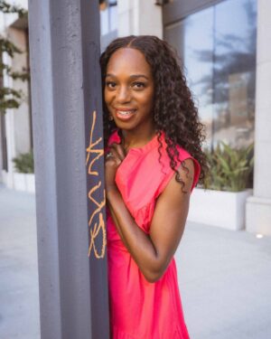 Enuka Okuma Instagram - This is the mischievous look I get when I think about what we’re cooking up this season on @workinmoms @workinmomsnetflix ! 🎥