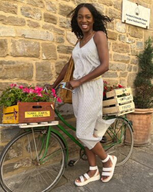 Enuka Okuma Instagram - Warning: lots of vacation photos coming at ya this week! 🇮🇹

Just came back from Italy and I already can’t wait to go back. The food, the wine, the architecture and that gorgeous Italian sky…. 😍