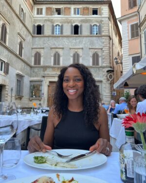 Enuka Okuma Instagram - Did I make a post specifically dedicated to all the Italian food I had on this trip? You already know I did. 🍝 🍷 🍕 ⠀
⠀
Doesn’t matter that I’m gluten-free, because freshly-made pasta? That’s amoré. 💕