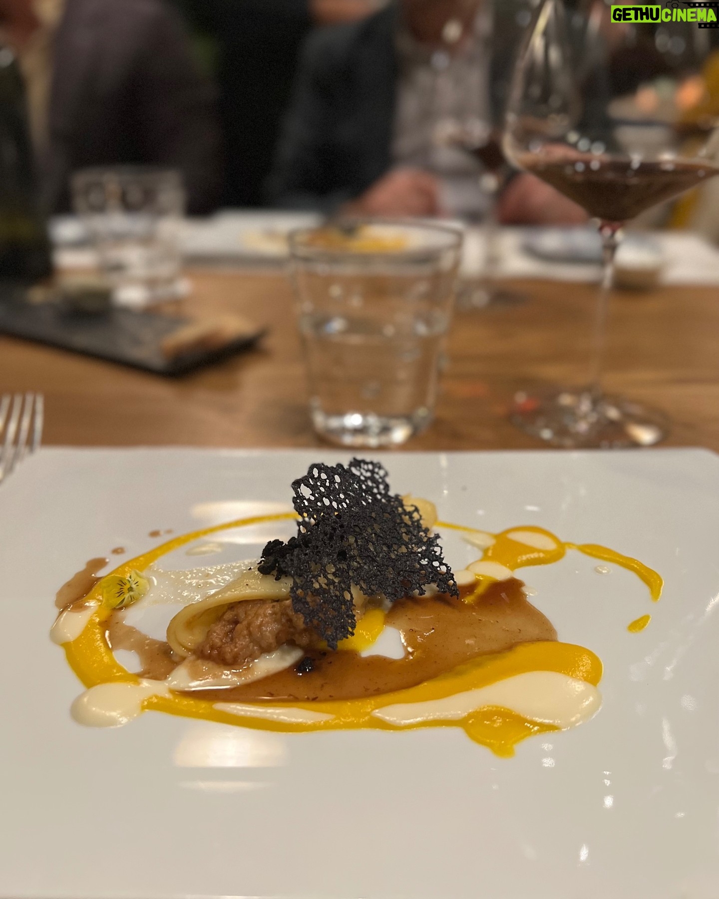 Enuka Okuma - 254 Likes - Did I make a post specifically dedicated to all the Italian food I had on this trip? You already know I did. 🍝 🍷 🍕 ⠀
⠀
Doesn’t matter that I’m gluten-free, because freshly-made pasta? That’s amoré. 💕