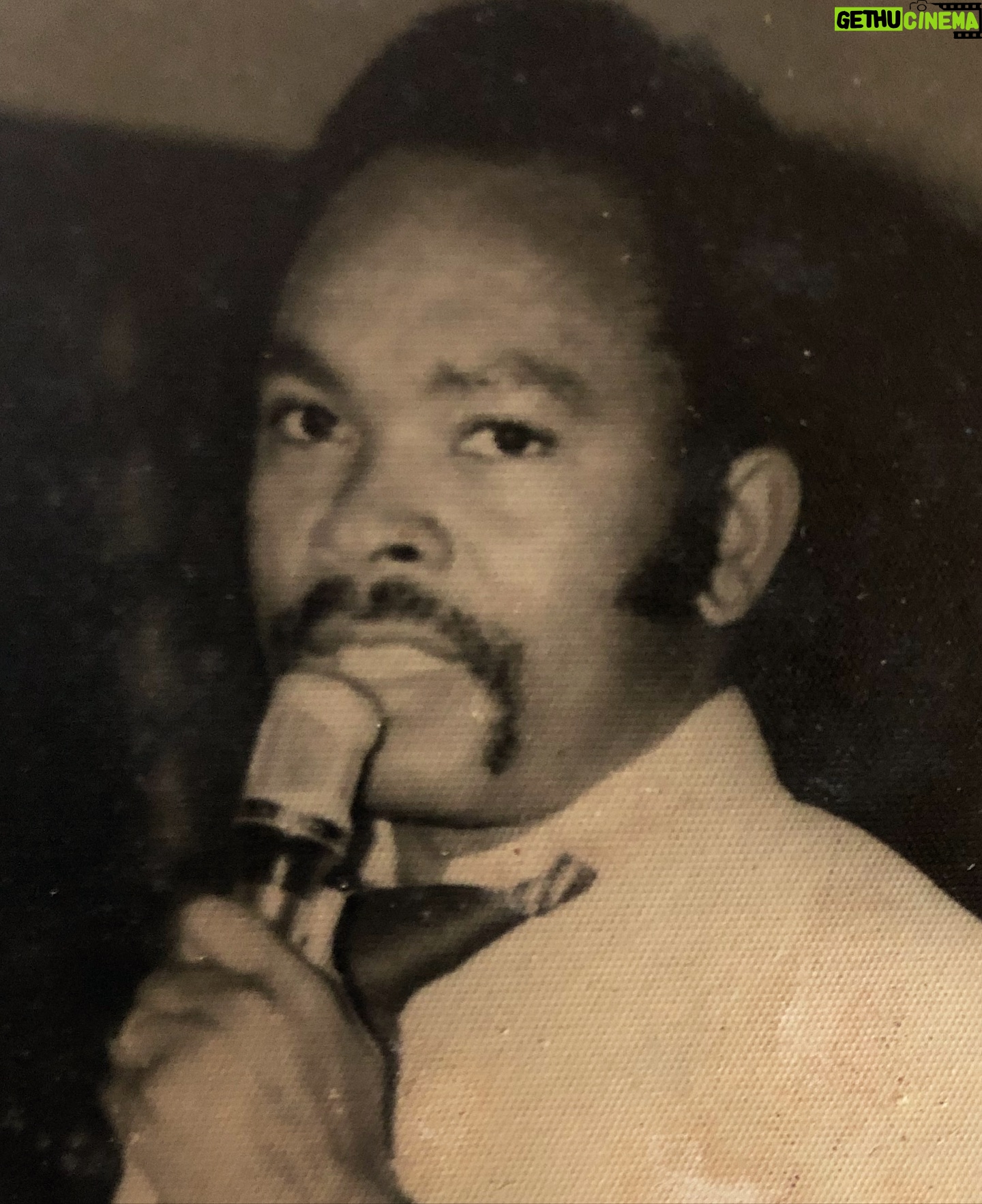 Enyinna Nwigwe - 3 Likes - The apple doesn’t fall far from the tree, now you know where my ’mean-mugging’ from.
#HappyFathersDay #POPSicle 🥃