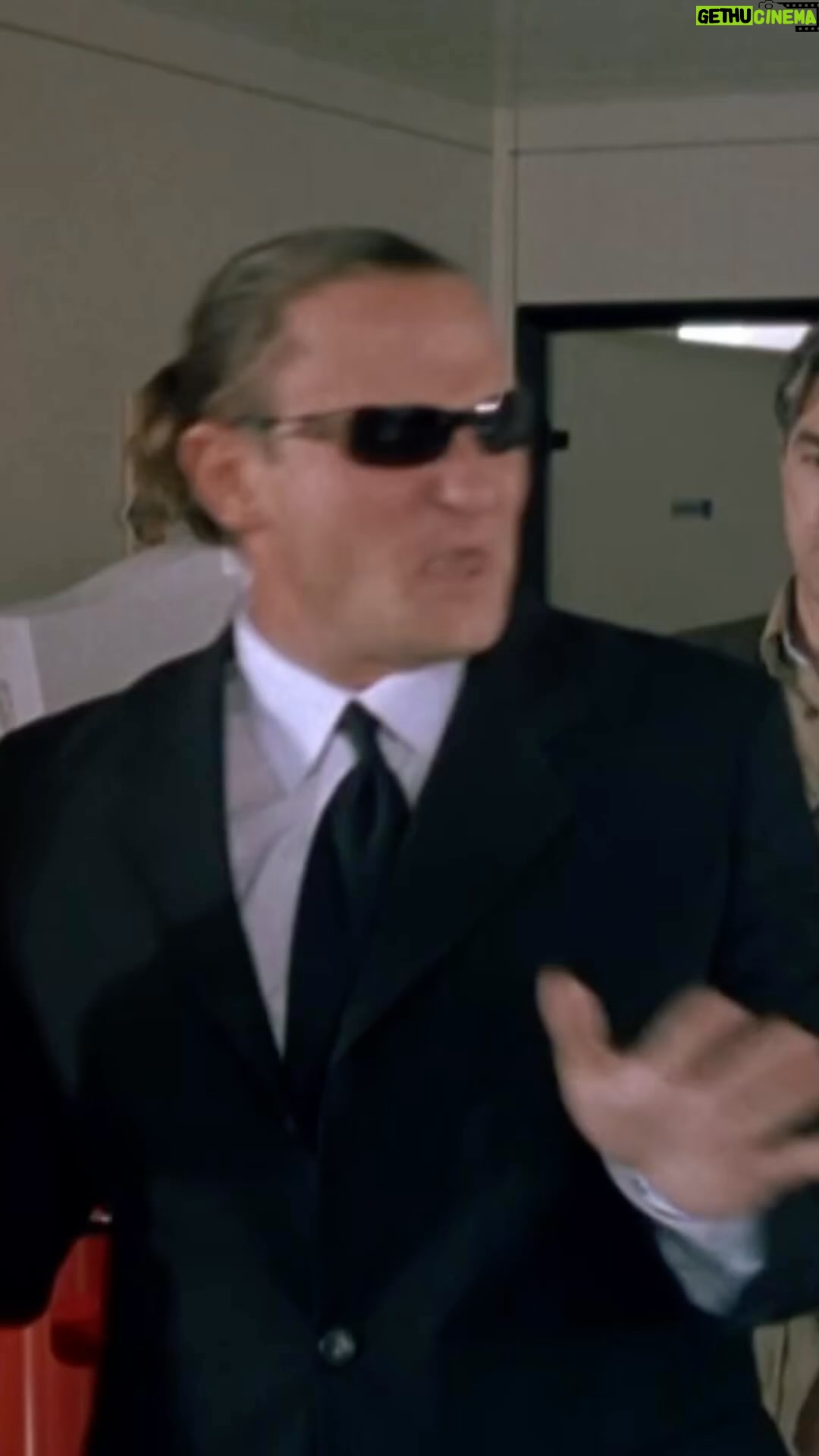 Enzo Salvi - 32K Likes - Io non so 'na sicurezza so 'na garanzia 😂
Enzo Salvi, Christian De Sica e Massimo Boldi scena divertente tratta dal film Bodyguards - Guardie del corpo
#enzosalvi #christiandesica #risate #divertente #comicitàitaliana