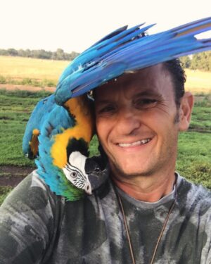 Enzo Salvi Instagram - “Quando soffri  per un animale, non pensare di essere debole, pensa a quanta grandezza c’è nella tua anima❤”