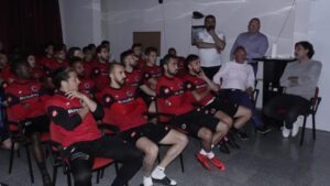 Erdal Beşikçioğlu Instagram - 🤙.