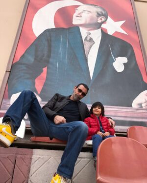 Erdal Beşikçioğlu Instagram - Bana öğretilen tarihi öğretmeye devam...