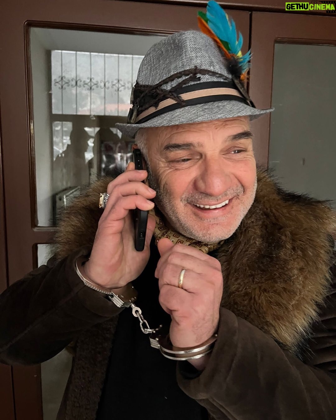 Erdal Cindoruk - 2.1K Likes - “Kapat kapat şu an çok meşgulüm”