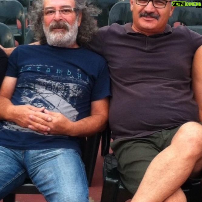 Erdal Cindoruk - 2.2K Likes - Selahattin abimle nostalji, Kadıköy Özgürlük Parkı oyun öncesi…;))@selahattintasdogen