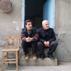 Erdal Cindoruk Instagram - Cenaze evi... Bu çok gülüyo diye yönetmen kızarken... :)))