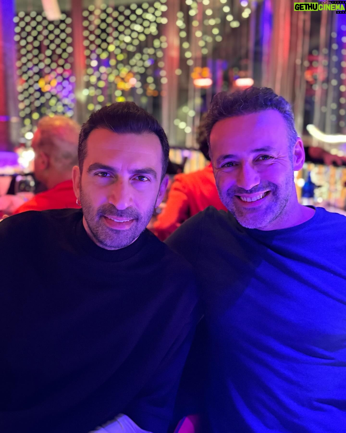 Erdem Yener - 3 Likes - frankfurt, bochum 3 - bayern munich 2, heidelberg, daha fazla sosis, dea toifel ve bi miktar yol.