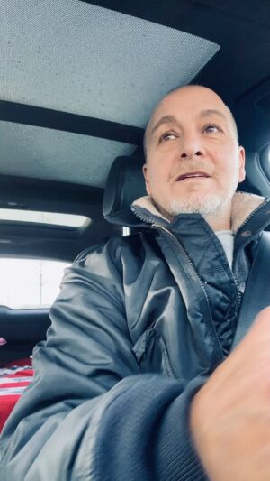 Erdoğan Atalay Instagram - Da hab ich doch glatt im Lotto gewonnen 😀Grüße…. erdogan 😎 #lottogewinn #lottogewinner #lottogewinnermüsstemansein #gustavgans @cobraeleven.com