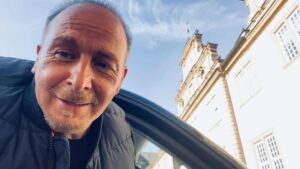Erdoğan Atalay Instagram - Merci ! 😎 @schloss_ehreshoven
