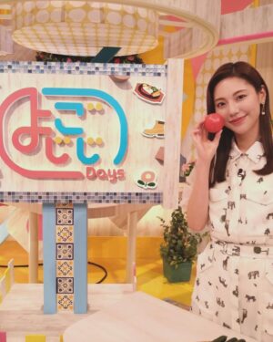 Erena Mizusawa Instagram - 今日放送の"よじごじDays"に出演させていただきました🍅
久しぶりの生放送、緊張したけど楽しかったです☺️

👗 @middla_official