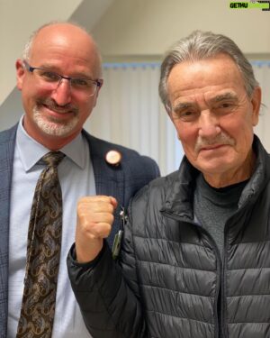 Eric Braeden Instagram - With DR DANIEL OAKES,ORTHOPEDIC  SURGEON KECK MED USC! He and his entire staff couldn’t have been nicer! He did a fantastic job on my knee replacement! 5 star surgeon!! @KeckMedUSC