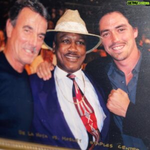 Eric Braeden Instagram - My son and I were honored to sit ringside with SMOKIN’JOE! What a warrior! Just watched replays of the all time great ALI-FRAZIER fights!