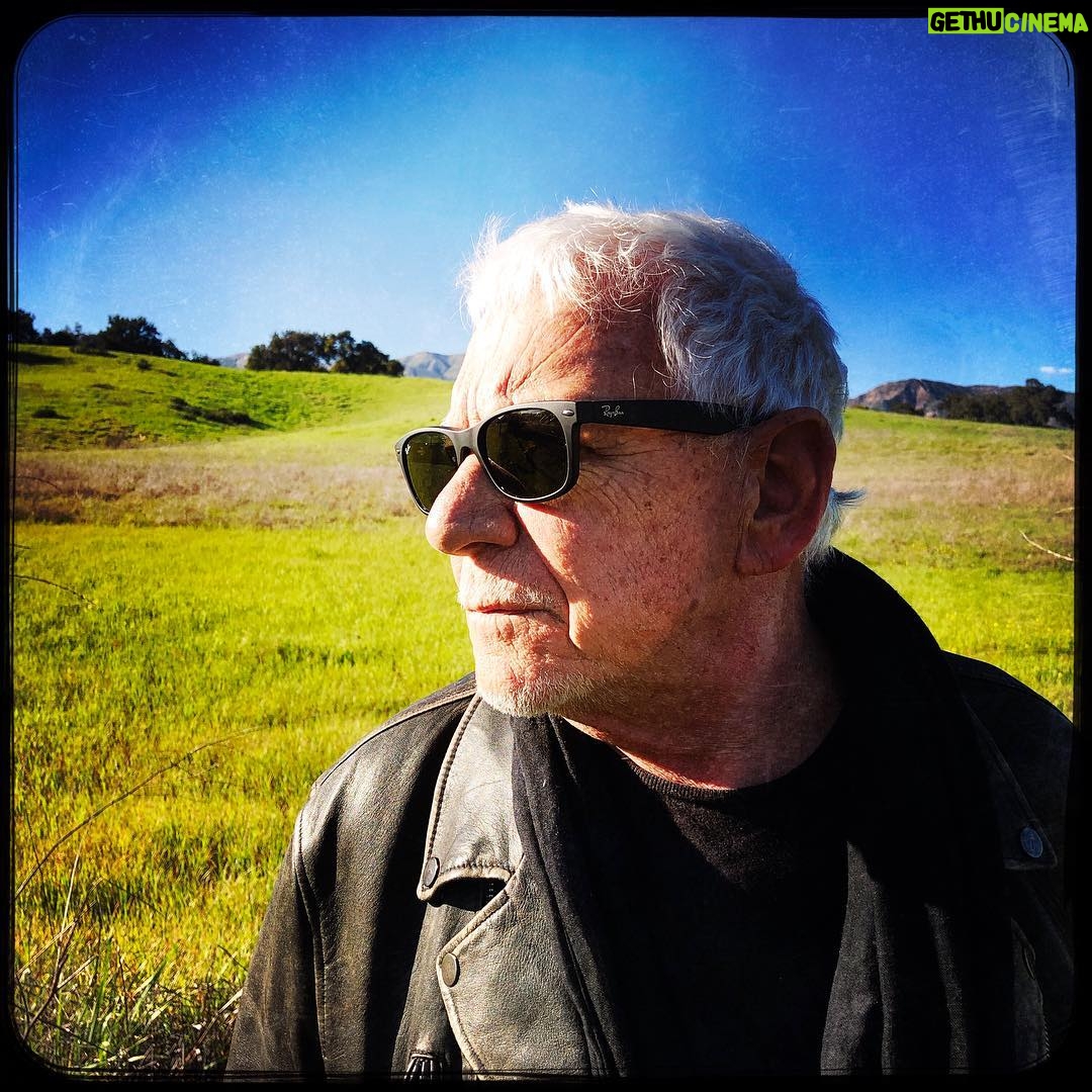 Eric Burdon - 780 Likes - ‘tis the wearing of the green...
•
•
•
•
•
•
#saintpatricksday #santabarbara #california 📷 credit @marianna_burdon
#iphonex