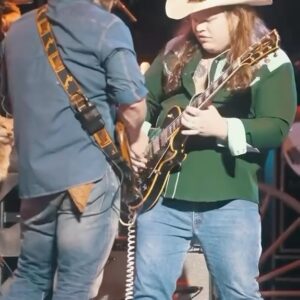 Eric Clapton Instagram - @realmarcusking and Clay Cook from @zacbrownband trading guitar solos on “Layla” #ZacBrownBand #Layla #EricClapton