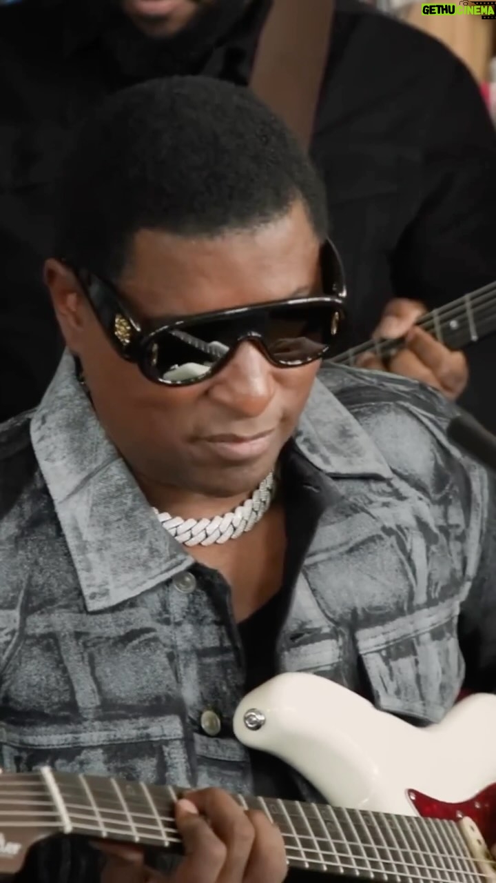 Eric Clapton - 35.5K Likes - @babyface performing āChange The Worldā on @nprmusicās Tiny Desk #BabyFace #ChangeTheWorld #EricClapton