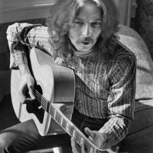Eric Clapton Instagram - Eric Clapton at photographer Jim Marshall’s San Fransisco apartment in 1967. This photo was used on the back cover of ‘The Best of Cream’ album sleeve. 

📷 Jim Marshall
