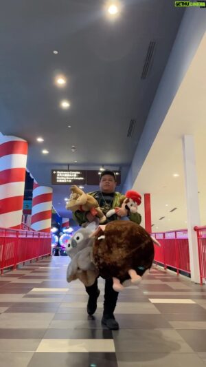Eric Fuzi Instagram - Bila kau terlalu power untuk funfair 😎
