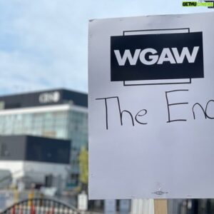 Eric Lange Instagram - Congrats to our brothers and sisters in the @WGAWest @WGAEast for coming to a tentative agreement!!!

Your determination, resolve and endless strength on those picket lines earned you this. 

Proud to stand beside you. 👊🏻🙌🏻💪🏻