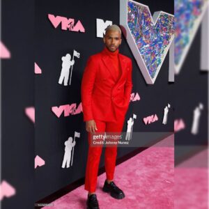 Eric West Instagram - The @mtv @vmas last night! Can't believe I made it to the
@vanityfair @usweekly @gqaustralia best dressed lists! Honored!!!

Funny story about this look.... My original red carpet look didn't arrive in time, so I had 20 minutes to get dressed for the red carpet
and wear something I didn't plan on wearing again! But it all worked out! 

Photos: @gettyimages / @iamjmccarthy / @jasonkempin / @dimitrioskphoto / @mlcoppola / @johnnynunez 
Video: @joeyharrisinc 👑