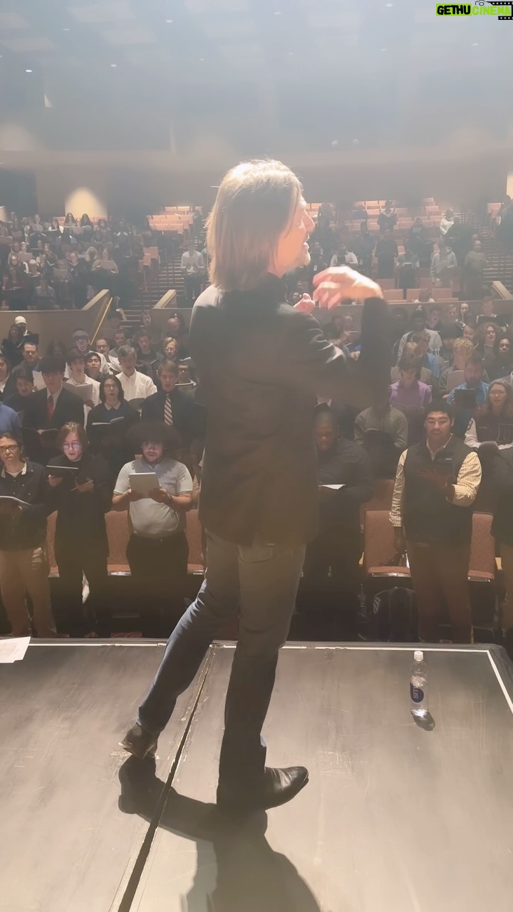 Eric Whitacre - 9.5K Likes - Had the most beautiful residency at @georgiastatemusic this past week, including this workshop with 700 singers. THANK YOU to everyone that participated!!