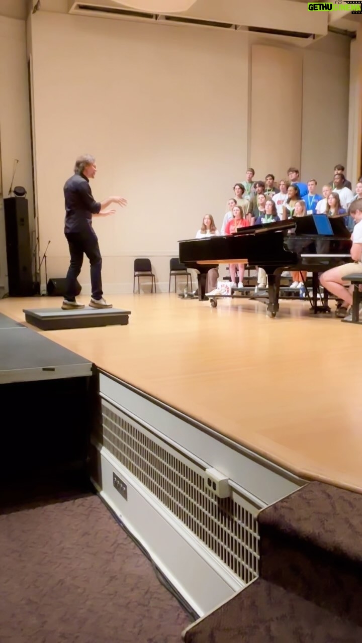 Eric Whitacre - 4.4K Likes - Concert tonight! Such beautiful rehearsals and time spent with the Youth Choral Academy at the @oregonbachfestival. Tonight we put it all together. Here we are rehearsing my work A Boy and a Girl, a piece they started learning just four days ago. (!)
Huge thanks to Dr. Anton Armstrong, one of my mentors and heroes, for inviting me to work with these fantastic young singers.