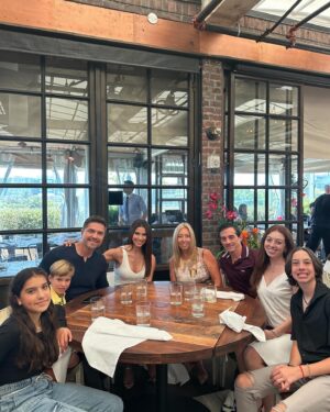 Eric Winter Instagram - Hope all those amazing mommy’s around the world had a special and beautiful day!  So grateful to be surrounded with my beautiful family and close friends that we treasure so much!

Un día de Madres hermoso junto a mi Sebella y Dylan, mis amores y mayor logro en la vida.  Agradecida Dios cada segundo por darme la oportunidad de ser madre…

Loved spending it with @ebwinter @therealkimk_la @sebitennis Dylan @gwenwinter Ranya, Danny, Brodie, Emily