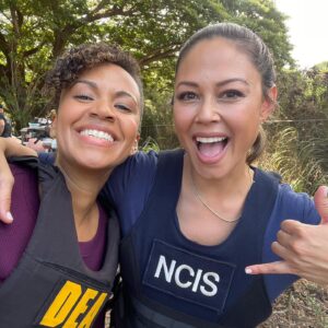 Erica Luttrell Instagram - Tonight, at 10/9c on CBS. NCIS Hawai’i. Woot! I had such a great time with this incredibly kind and fantastic crew. So wonderful. Hope you guys enjoy the show! 💖
.
.
Amazing Director: @kberlandi 
Fantastic Writer: @rronmcgee 
Epic Show: @ncishawaiicbs
Amazing Actor I Worked with but Didn’t Nab a Photo Memory with: @jasonantoon 
.
.
#ncis #ncishawaii #vanessalachey #aggytarrant #noahmills #emersonbrooks #ericaluttrell #ianverdun #michaelmarcfriedman #kevinberlandi #ronmcgee