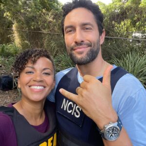 Erica Luttrell Instagram - Tonight, at 10/9c on CBS. NCIS Hawai’i. Woot! I had such a great time with this incredibly kind and fantastic crew. So wonderful. Hope you guys enjoy the show! 💖
.
.
Amazing Director: @kberlandi 
Fantastic Writer: @rronmcgee 
Epic Show: @ncishawaiicbs
Amazing Actor I Worked with but Didn’t Nab a Photo Memory with: @jasonantoon 
.
.
#ncis #ncishawaii #vanessalachey #aggytarrant #noahmills #emersonbrooks #ericaluttrell #ianverdun #michaelmarcfriedman #kevinberlandi #ronmcgee