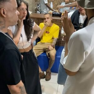 Érica Saraiva Instagram - O melhor da noite desta sexta-feira (7) na Batalha de Rimas que abriu o show de estreia da carreira solo de @sainktt em Salvador passando pela sua timeline…

Parabéns, @gustavoazeh! 🥇 Super merecido, e quem selecionou foi o público que compareceu em peso para prestigiar a batalha e testemunhar a estreia do Mr. Slow Flow! 🔥 Em breve publicaremos sua participação no show, privilégio oferecido por @sainktt ao vencedor!

1️⃣ Sain e Gustavo Azêh
2️⃣ Sain e Azêh alinhando a participação no show
3️⃣ Azêh e @coscantine @3roundoficial

#rapnacional #kttzootour #sainkttzoo #hiphopcarioca