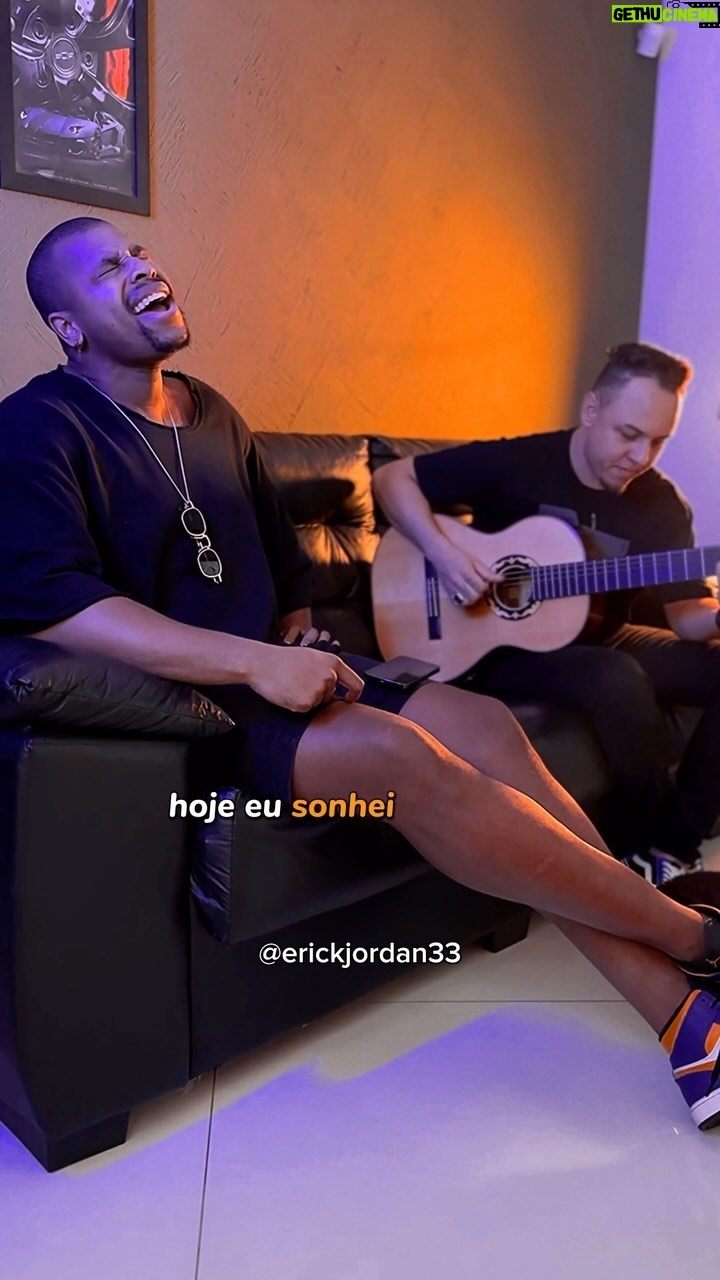 Erick Jordan - 8.2K Likes - Hoje eu sonhei com você,
Saudade me faz sofrer 🎶
Fazendo um som com o @juninhoalbuquerque em casa! Gostaram!? ♥️
#erickjordan #pagode #samba #acustico #reels #letras #status