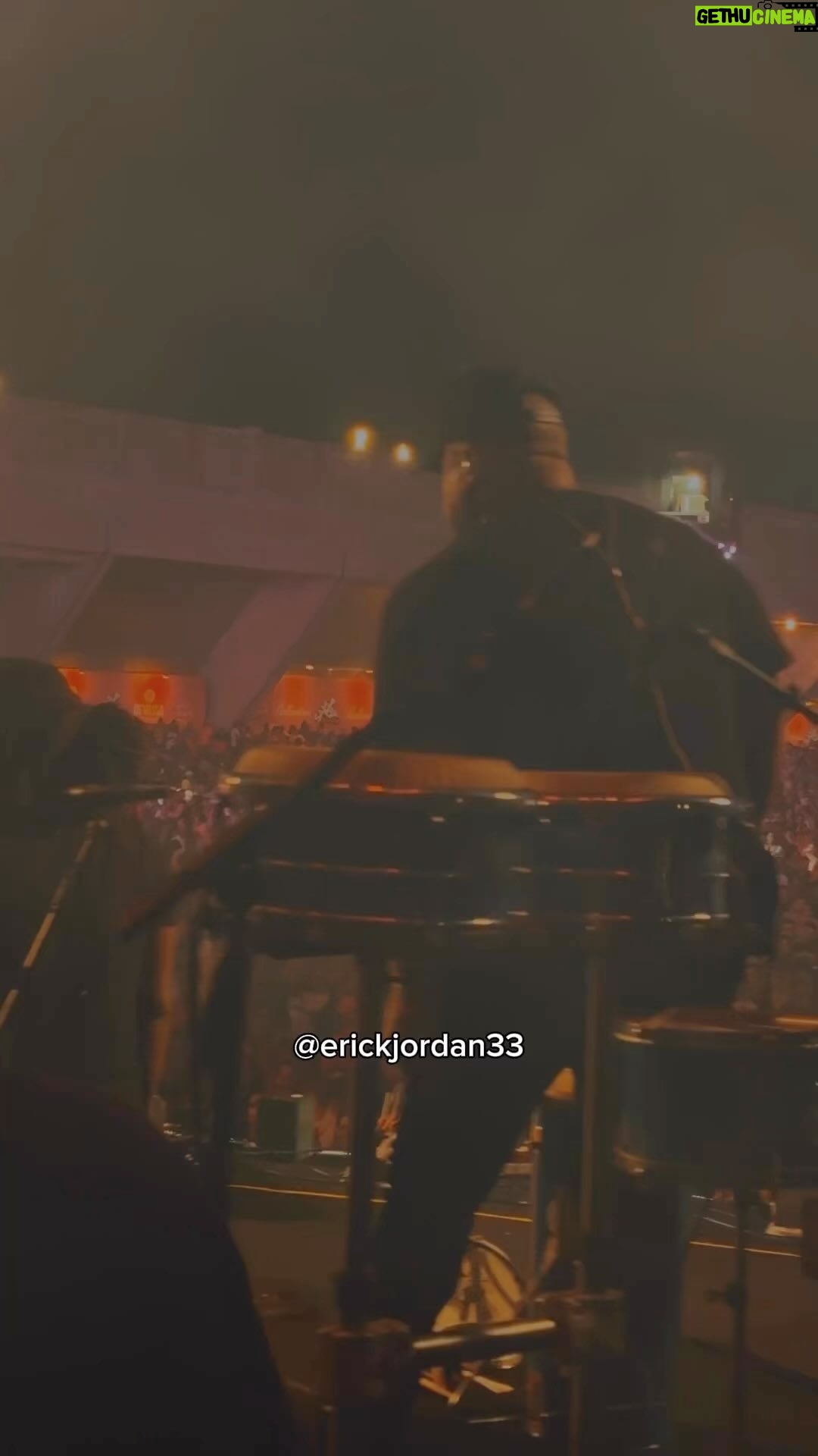Erick Jordan - 1.6K Likes - Que Noite inesquecível vai ficar gravada na minha história, quem é pagodeiro sabe a importância do @sambarecifeoficial , como sempre incrível @augustoacioli 👏🏾👏🏾👏🏾👏🏾… Poder estar entre pessoas que eu tanto admiro, e ter a oportunidade de cantar com esse grande artista e parceiro.. @mumuzinho obrigado por tudo, juntos. 🙏🏾👊🏾❤️
#erickjordan #pagode #samba #mumuzinho #sambarecife