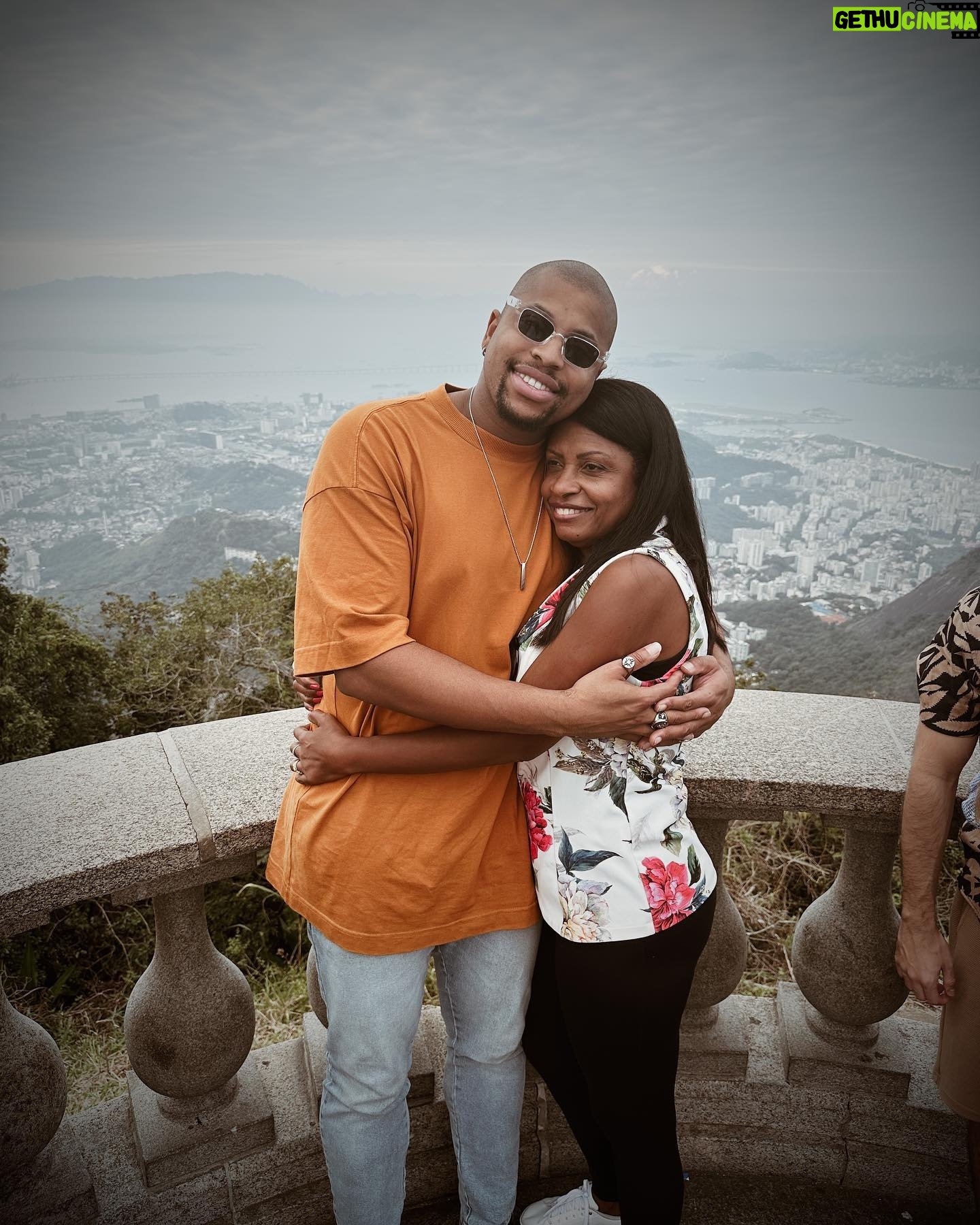 Erick Jordan - 1K Likes - Hoje é o Dia Do Amor Da Minha Vida ❤️🥹
Feliz Dia🫶🏾
Como é Bom te ver ver sorrindo …🥰
Que Deus Te Abençoe .. Muita Saúde , Muitas Felicidades e Muita Paz 🫶🏾
Te Amo ✨🥹Parabéns Mariaaaaaa 🤣 Ohhhh Maria Ohhhh Maria 🫶🏾😍
Esse amor não tem palavras e nem explicação 🫶🏾 #mãe @isabeltoledo9
